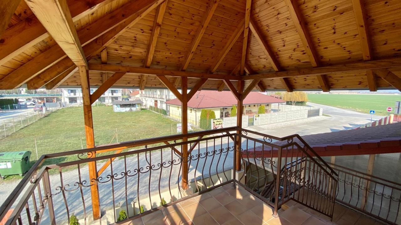 Apartmanovy Dom Flora Вельки Медер Екстер'єр фото