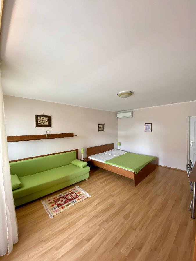 Apartmanovy Dom Flora Вельки Медер Екстер'єр фото
